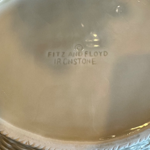 Fitz & Floyd Ironstone oval ceramic basketweave bowl. Features grapes & vines. - Picture 5 of 10